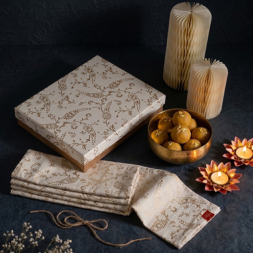 Festive Tablescape Gift set ( Table mat & Decor )
