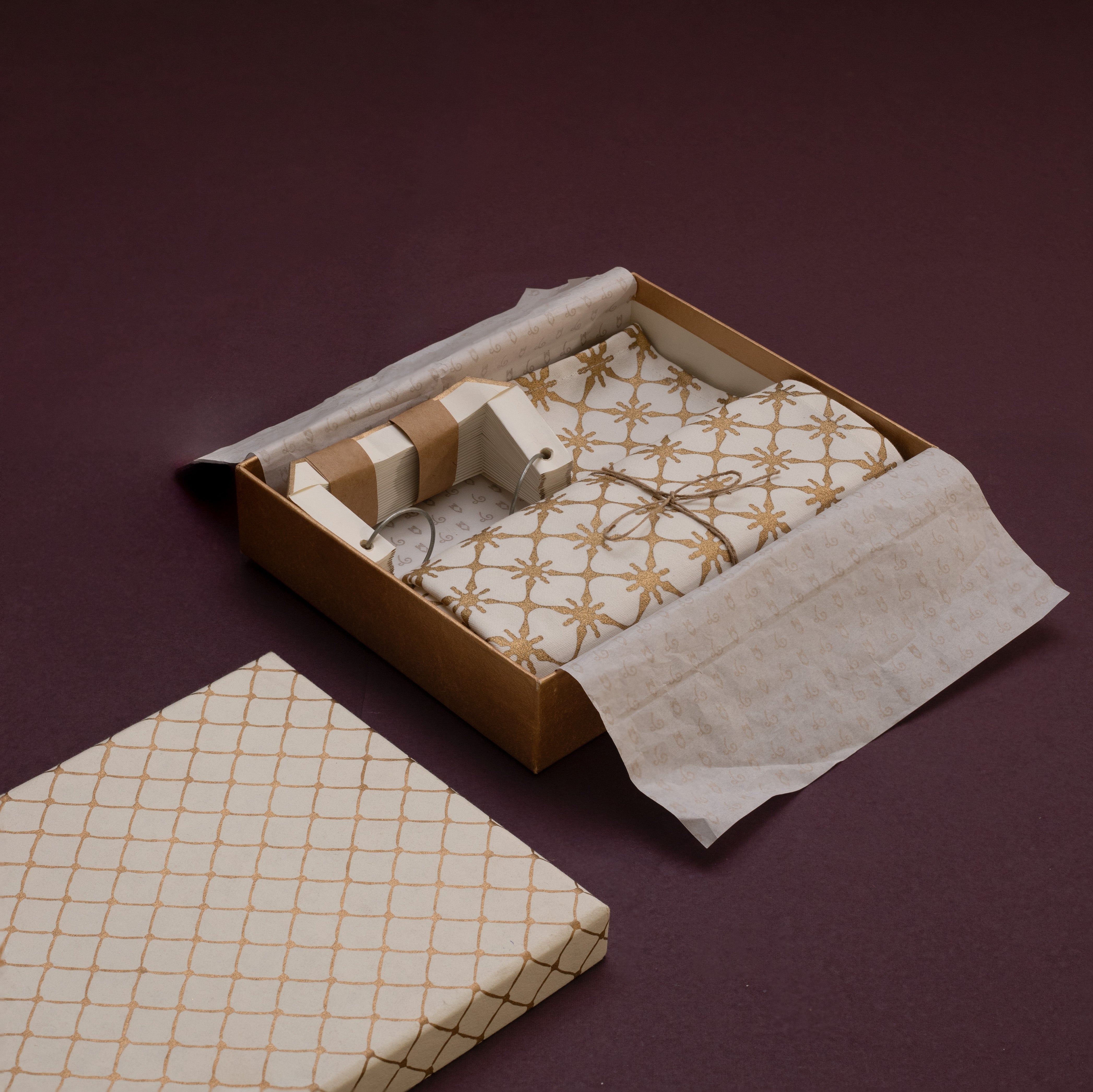 The house Warming Gift Set ( Runner , Coaster & Lamp )