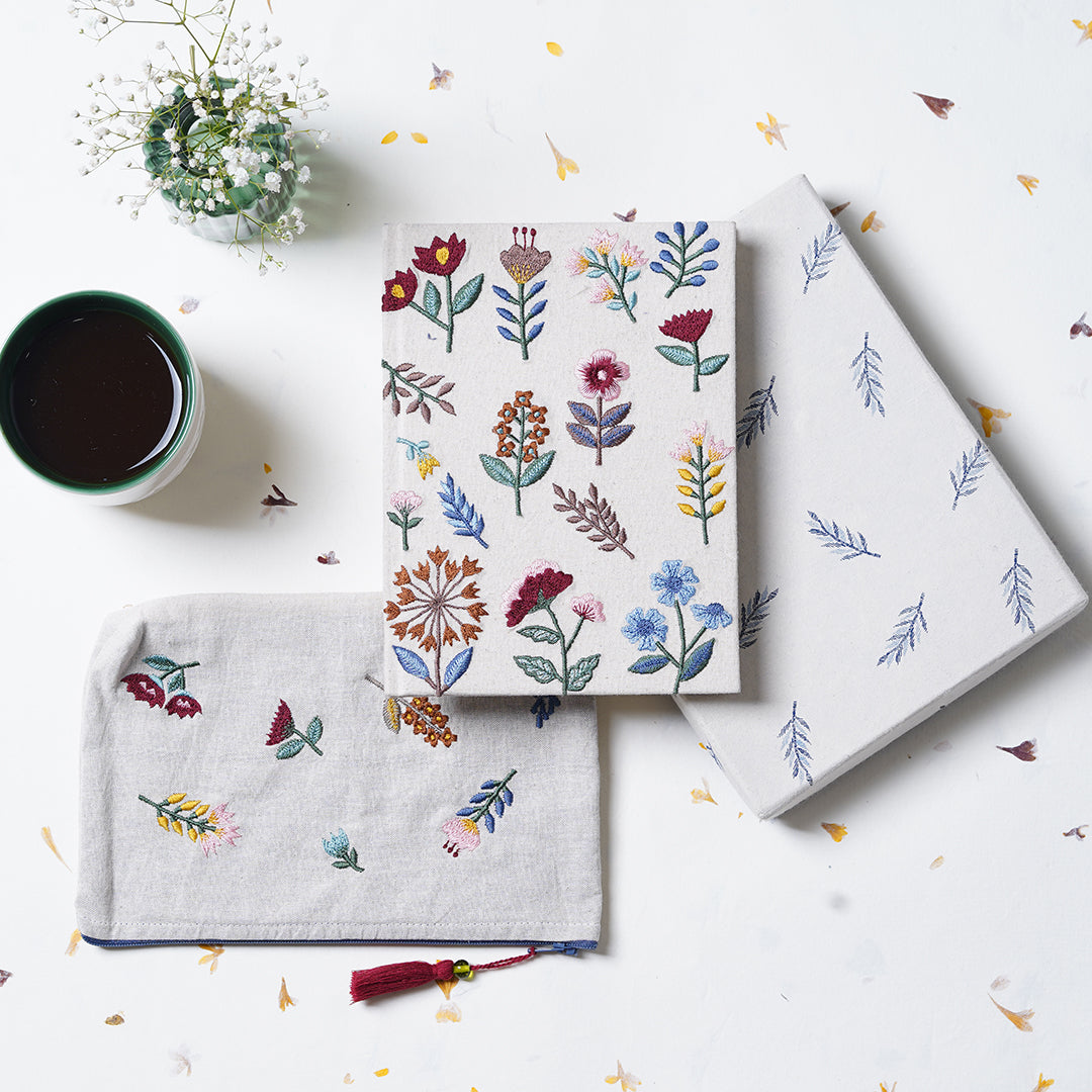 The Everyday Writer Christmas Gift Set (Journal & Pouch)