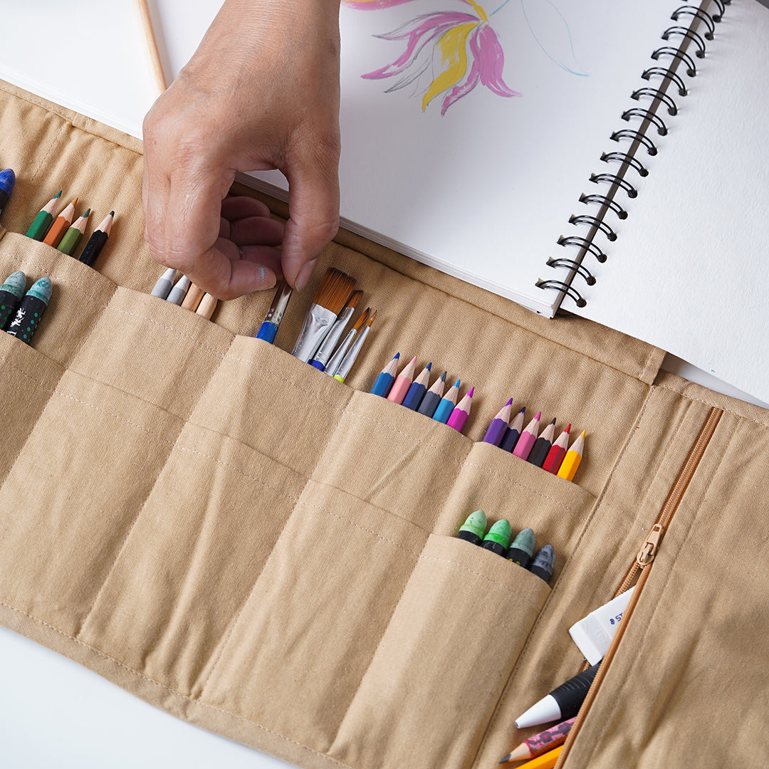 The Artist Christmas Gift Set (Artist Pouch & Sketchbook)