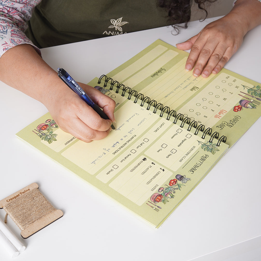 Gardener’s Gift Set (Apron, Journal & Gardening Essentials)