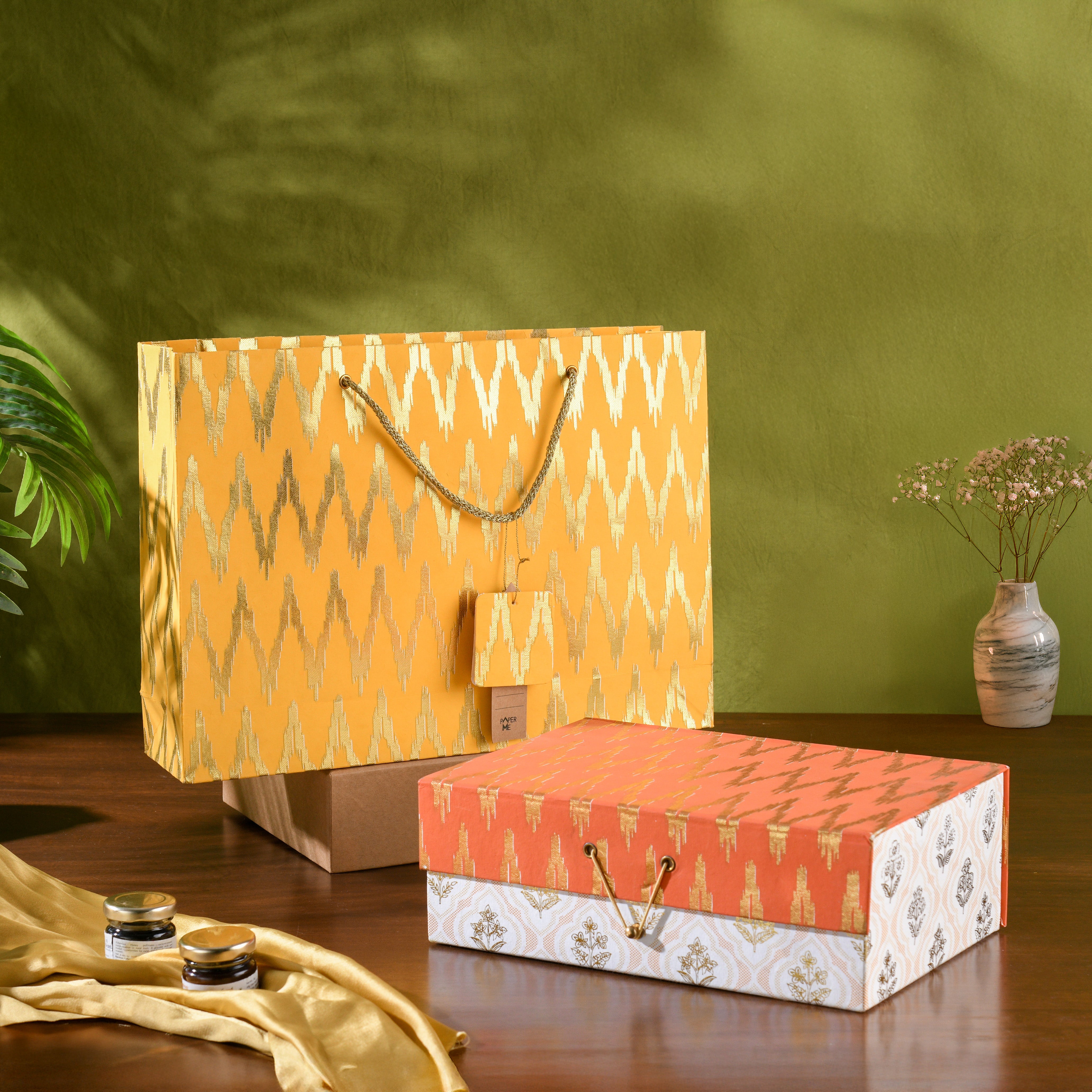 Ikat Large Gift Box & Bag (Set of 5)