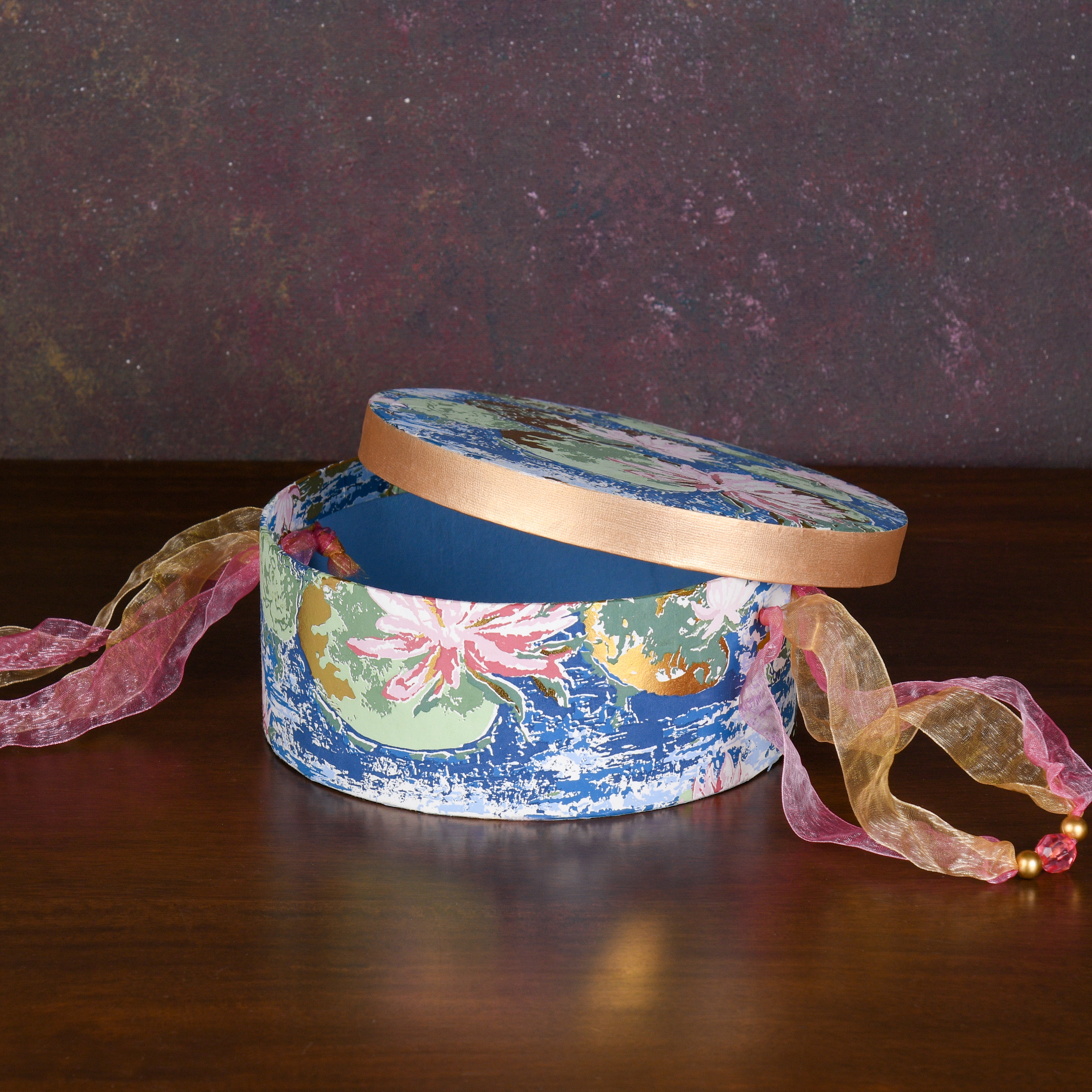 Jalaj Round Gift Box
