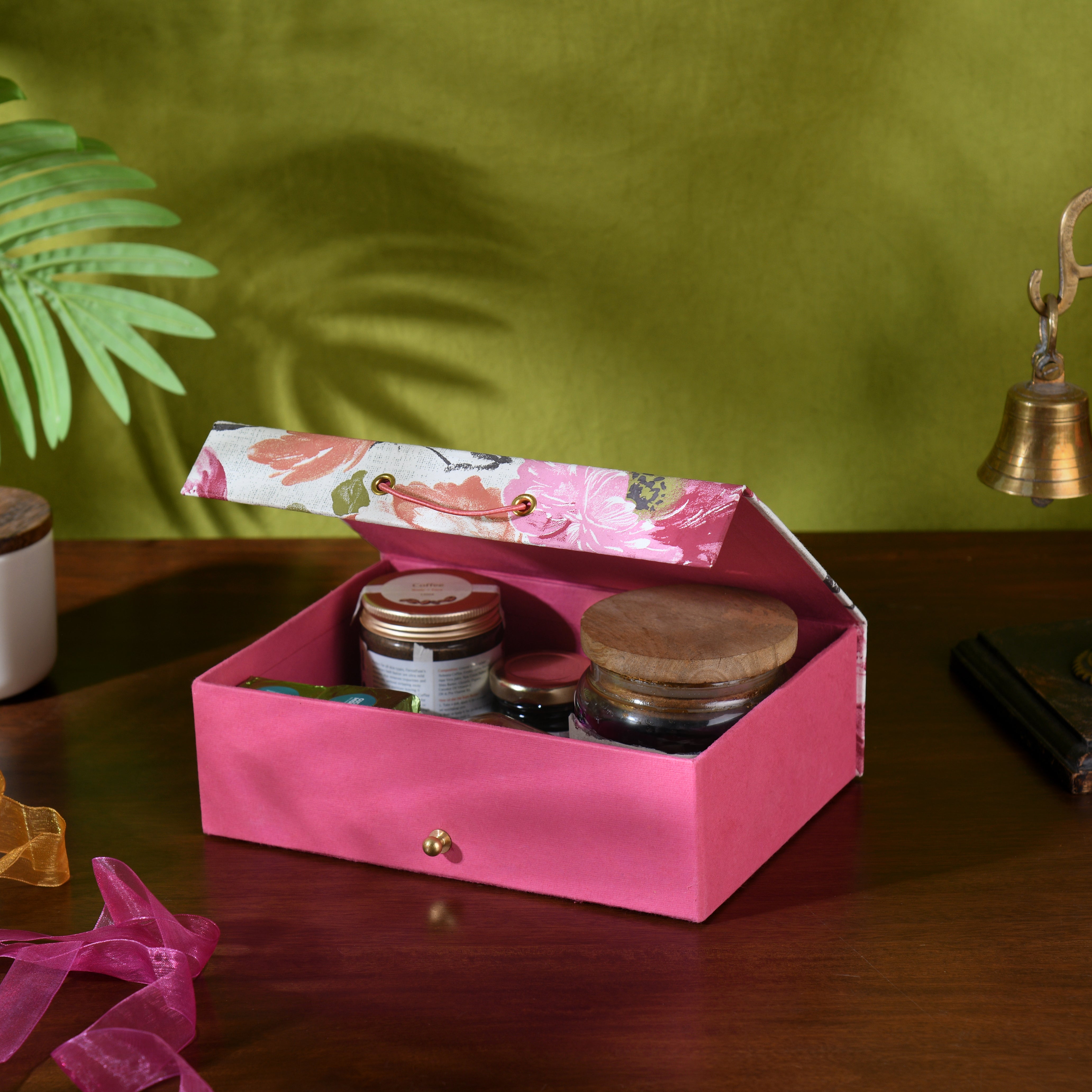 Blossom Medium Gift Box