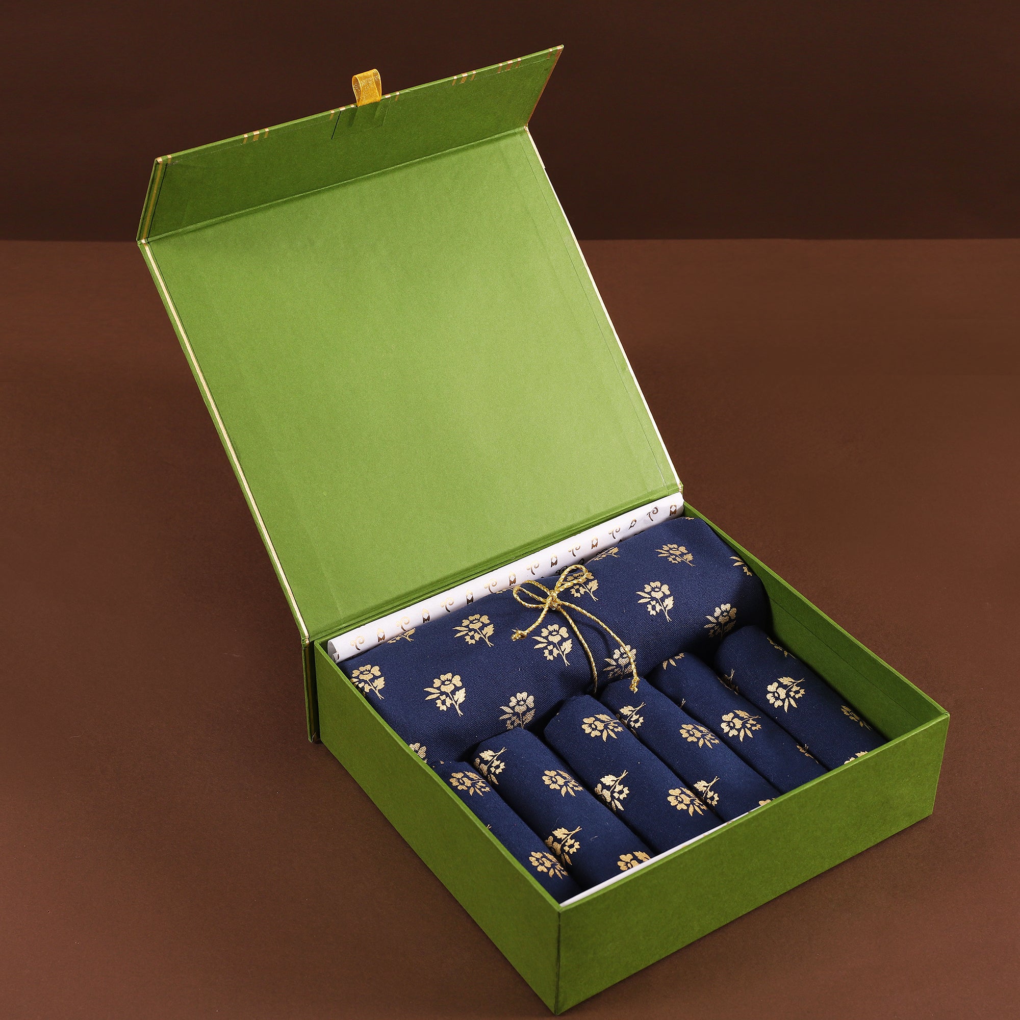 Royal Table Essentials Gift Set