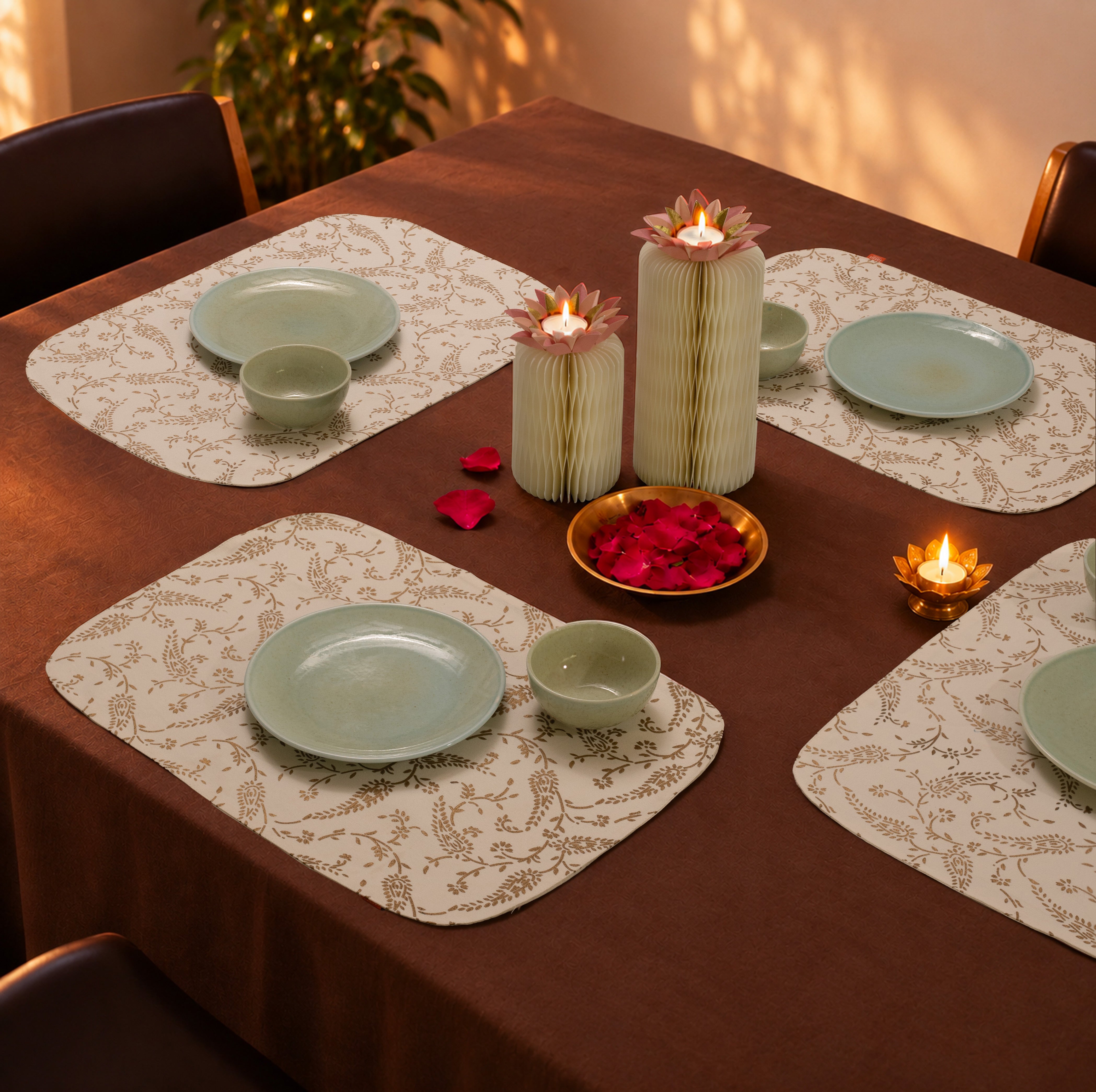 Festive Tablescape Gift set ( Table mat & Decor )